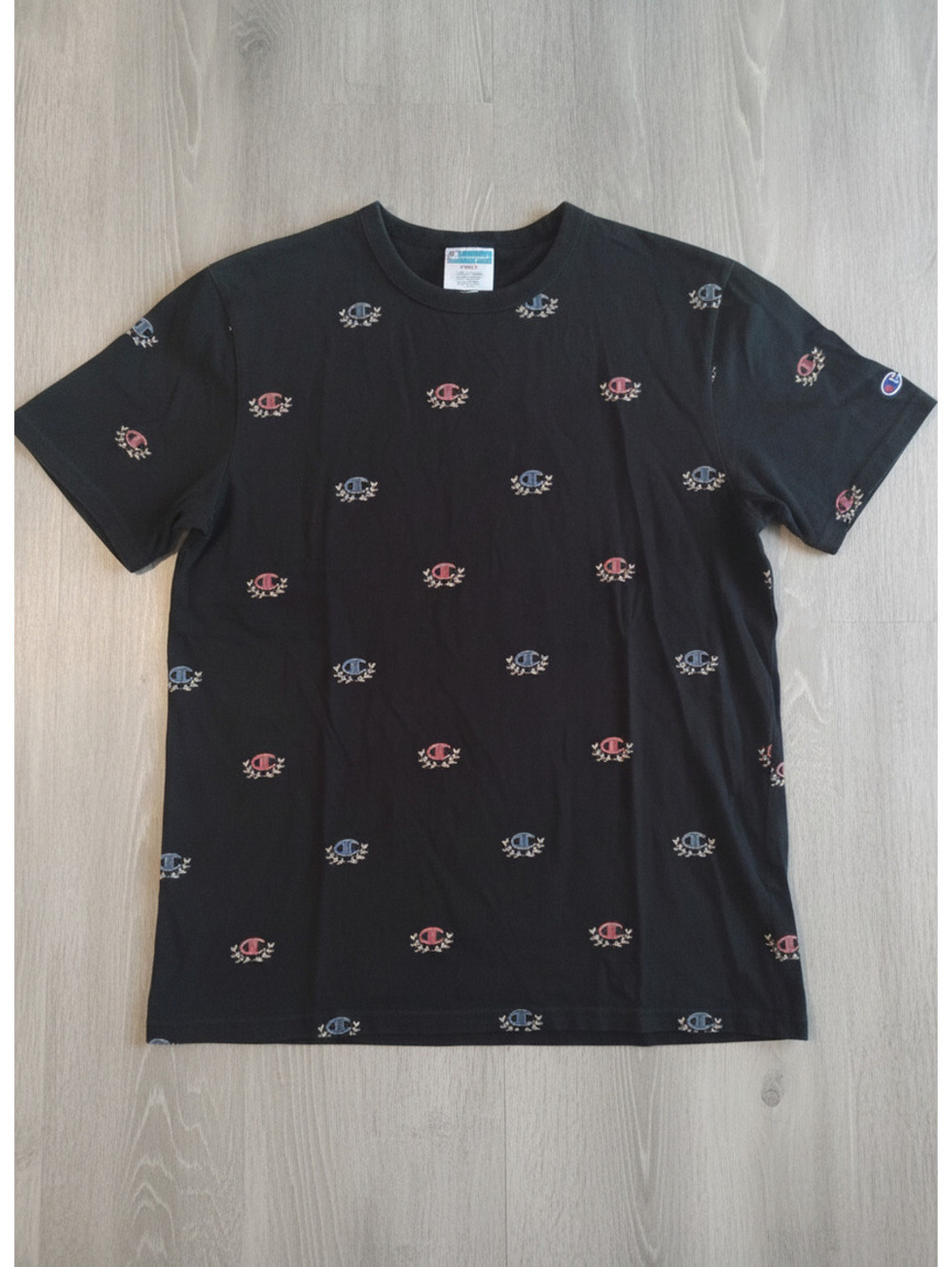 Vintage Champion All-Over Embroidered Logo Crest Graphic Black T-Shirt Large